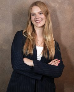 Renāte Mūrniece (skropstu un uzacu laminēšanas meistars)